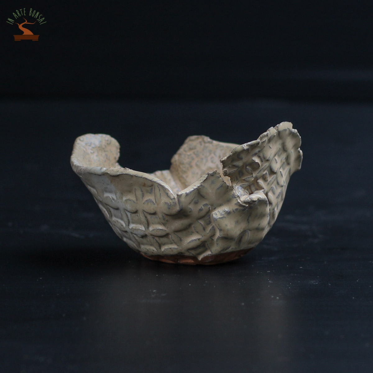 Round pot 98 mm.