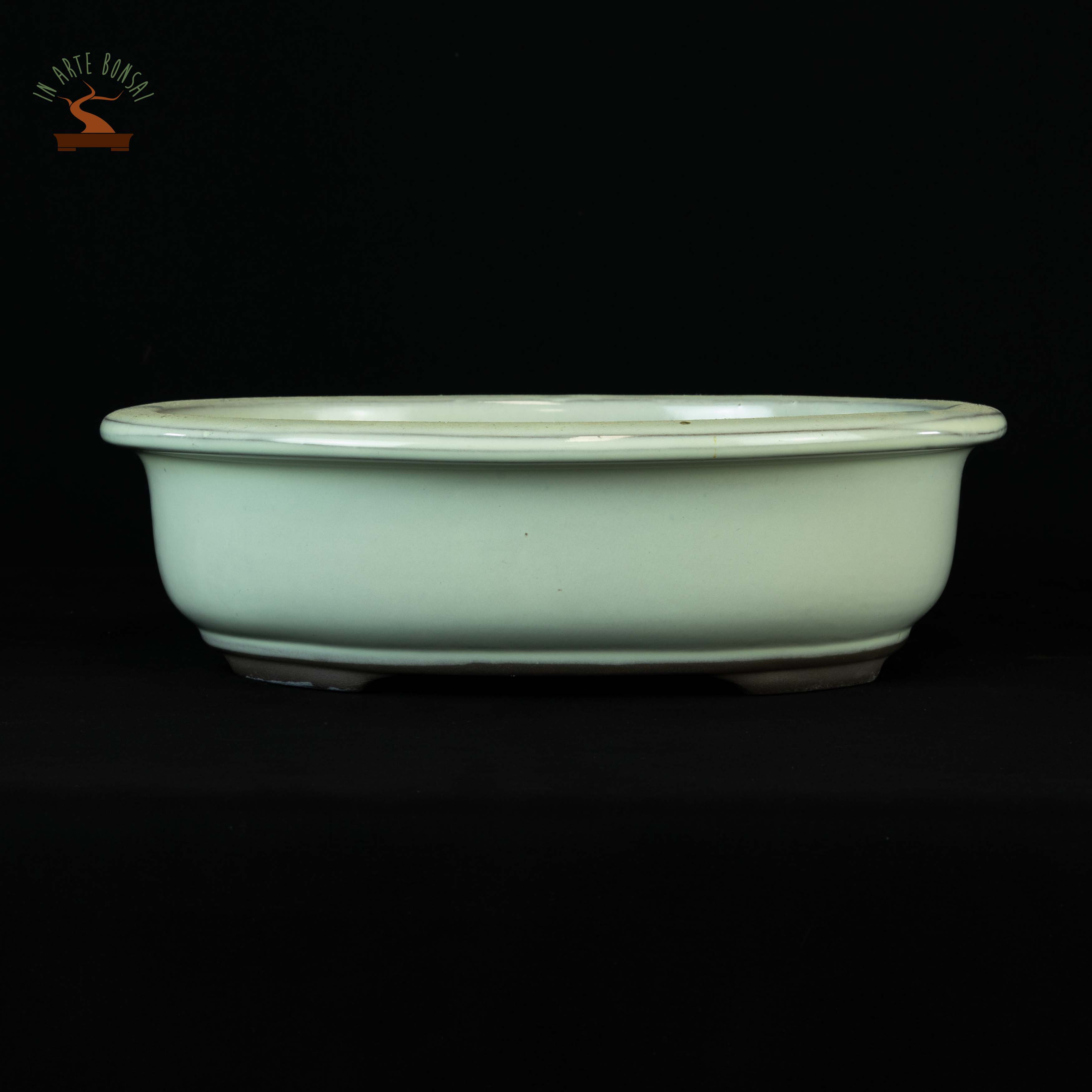 Oval pot 245 mm.