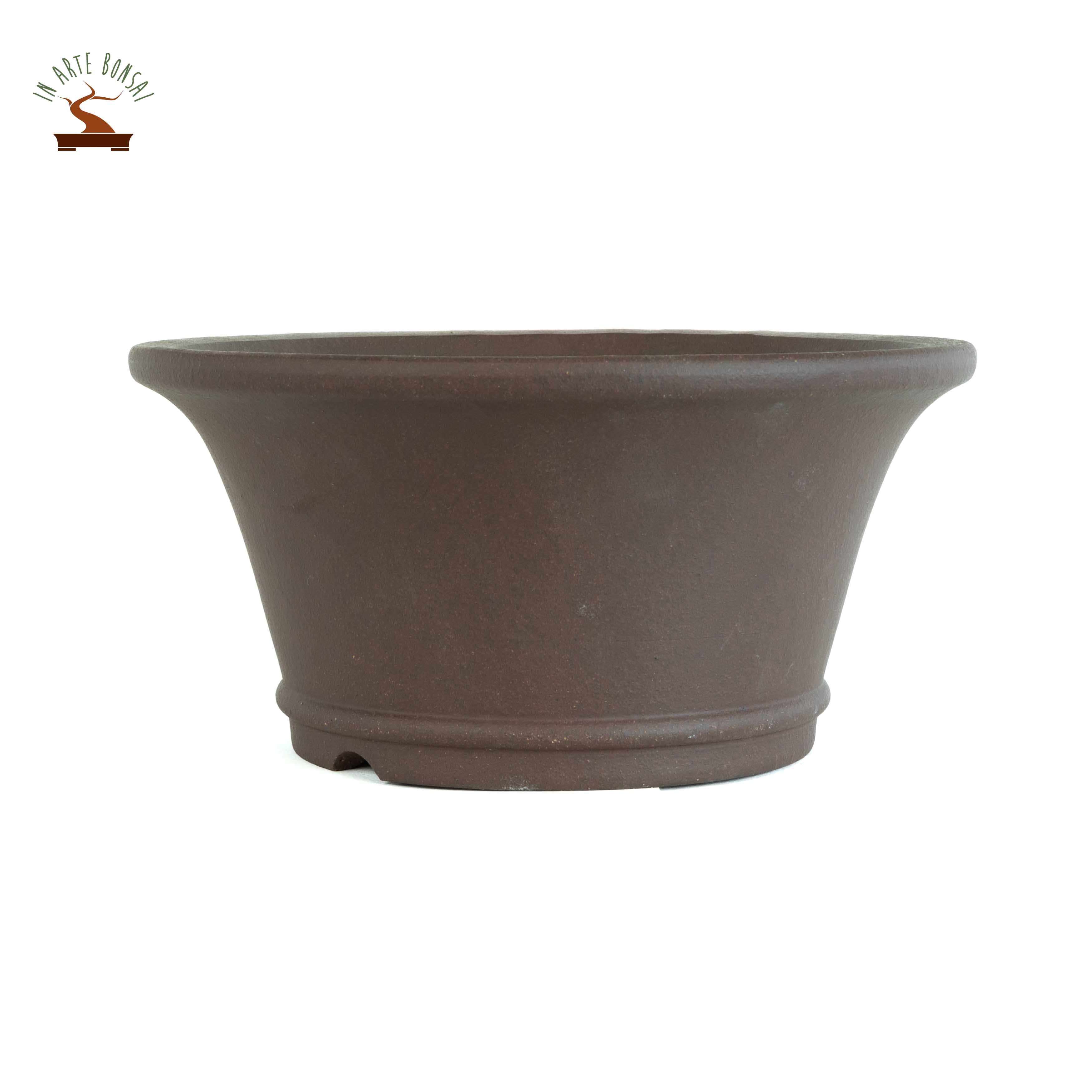 Round pot 225 mm.