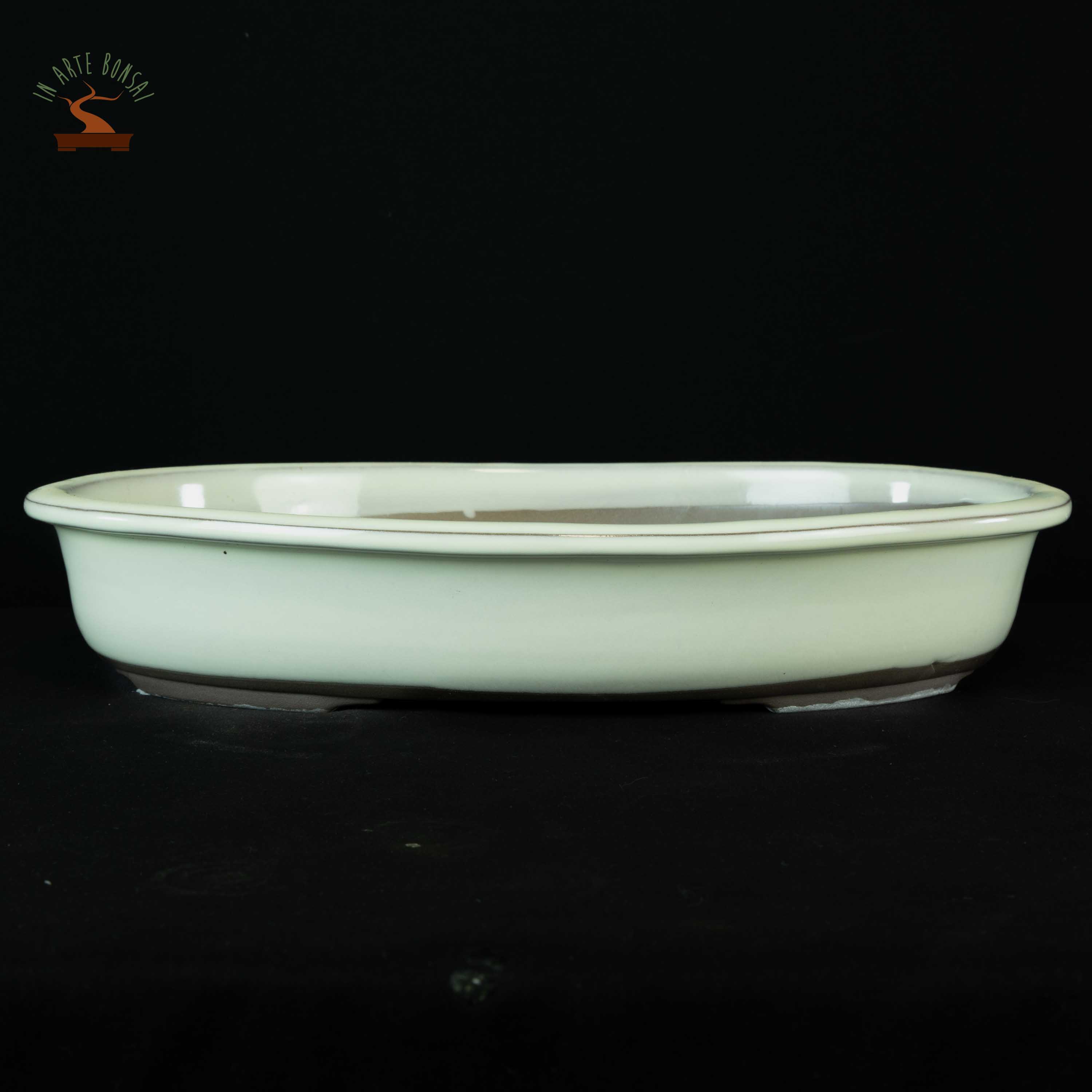 Oval pot 285 mm.