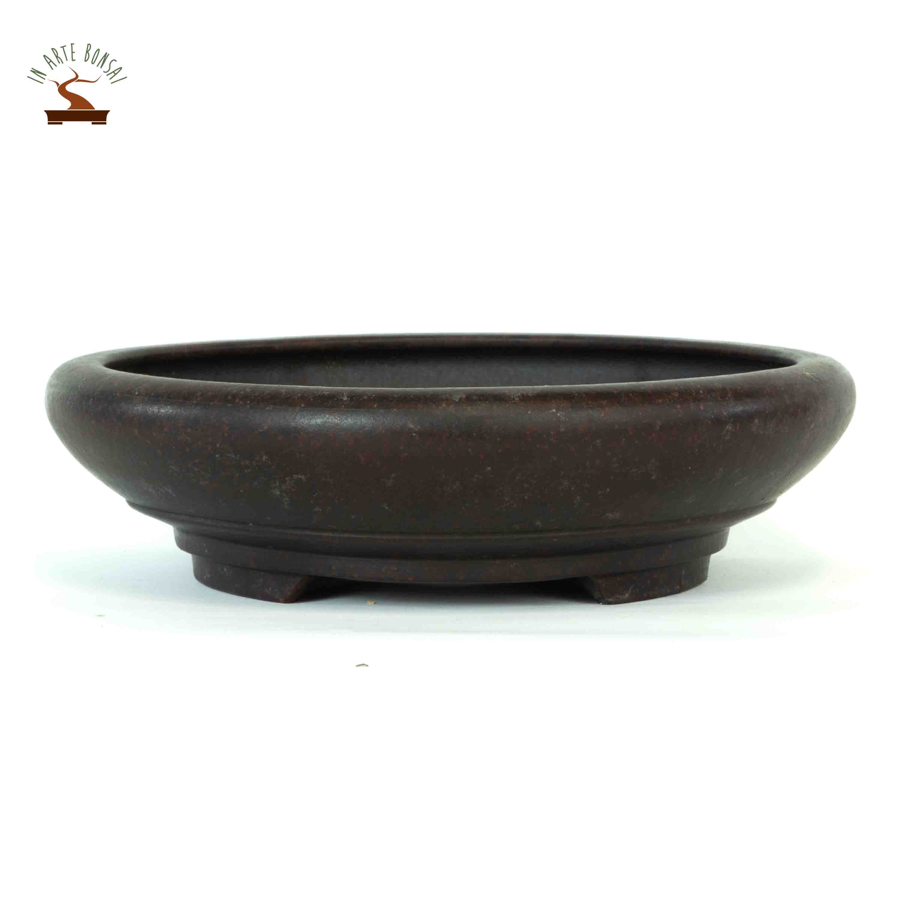 Round pot 225 mm.